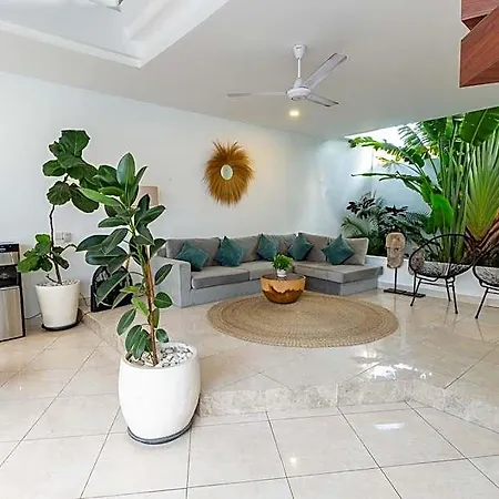 Canggu Villa Near Cafe Del Mar 5-Min-Walk To Beach